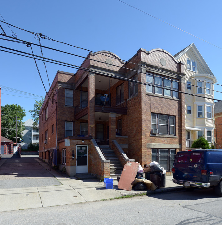 131 Deane St in New Bedford, MA - Building Photo