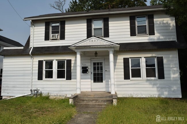 property at 4027 Woodbridge Ave