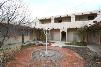 Coal/Sycamore Apartments in Albuquerque, NM - Building Photo - Building Photo