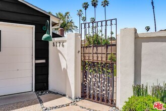 8176 La Jolla Shores Dr in San Diego, CA - Building Photo - Building Photo