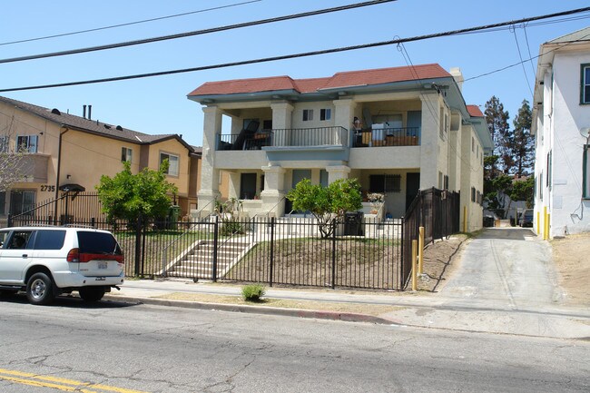 2729 James M Wood Blvd in Los Angeles, CA - Foto de edificio - Building Photo