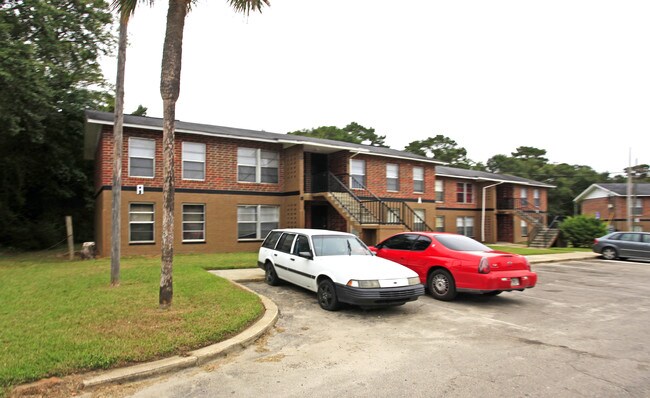 Jefferson Arms Apartments in Monticello, FL - Foto de edificio - Building Photo