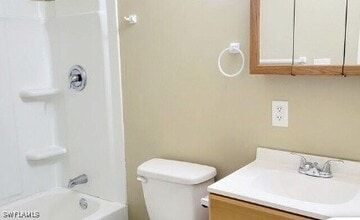 5504B Third Ave in Ft. Myers, FL - Building Photo - Building Photo