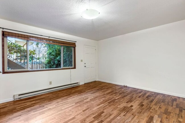 property at 121 SE 30th Pl