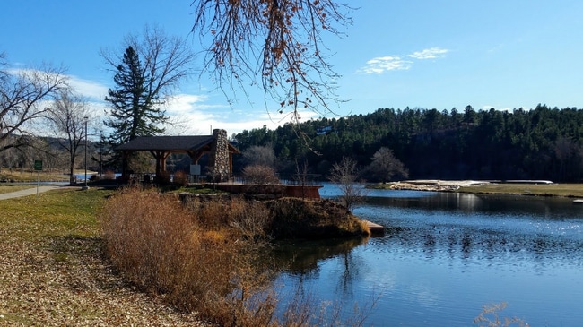 4229 Canyon Lake Dr in Rapid City, SD - Foto de edificio - Building Photo