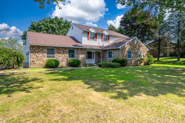 property at 3250 Vista Dr