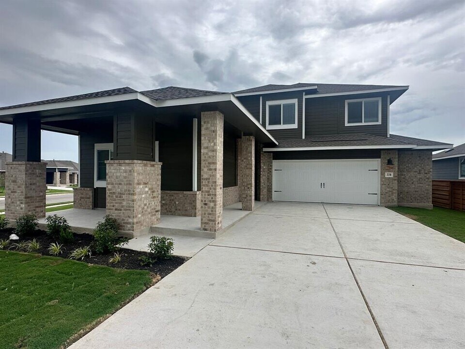 228 Jeffers in Kyle, TX - Building Photo
