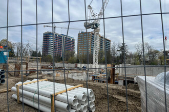 Applewood Towns in Mississauga, ON - Building Photo - Building Photo