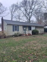 28 Silas Carter Rd in Manorville, NY - Building Photo