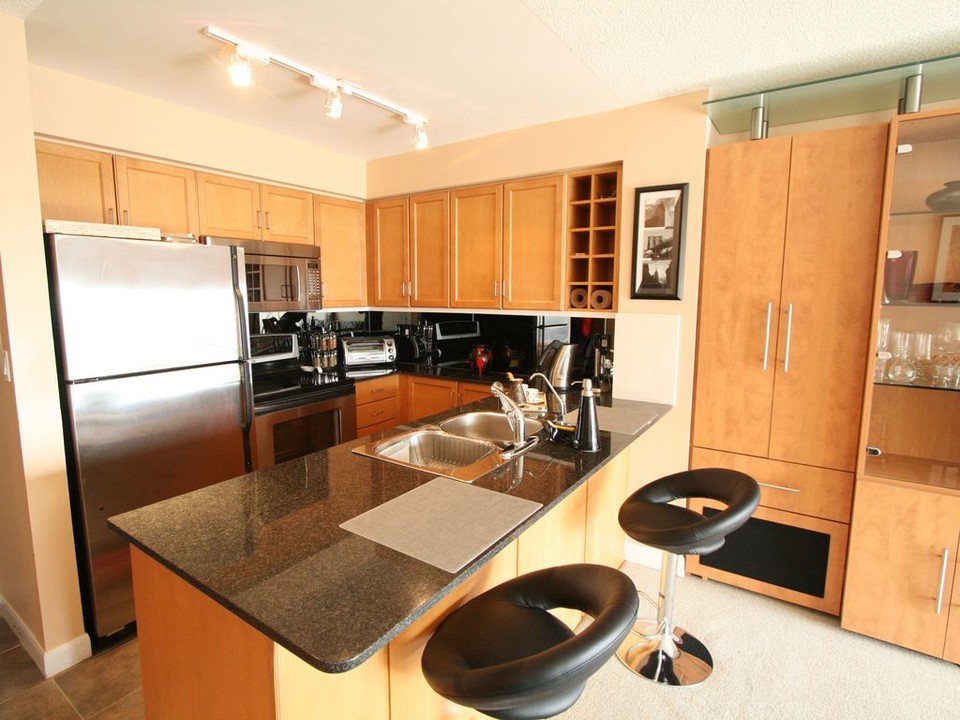344 W 12th St in New York, NY - Building Photo