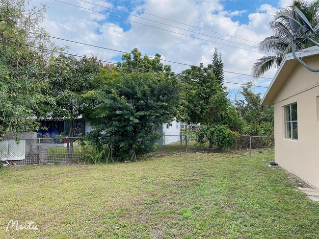 600 NW 38th Ave in Fort Lauderdale, FL - Building Photo - Building Photo