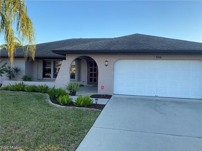 534 SE 34th Terrace in Cape Coral, FL - Building Photo - Building Photo