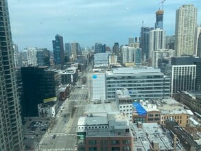 345 N La Salle Dr in Chicago, IL - Building Photo - Building Photo