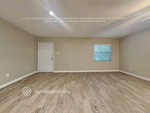 2523 Lake Ellen Ln in Tampa, FL - Building Photo - Building Photo