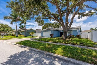 7089 121st Ave in Largo, FL - Building Photo - Building Photo