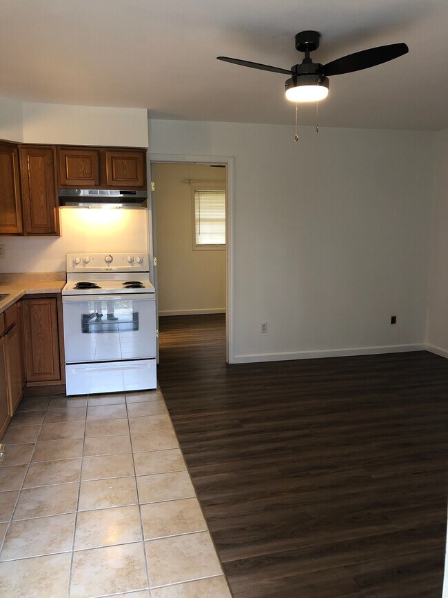 314 W North St, Unit A photo'