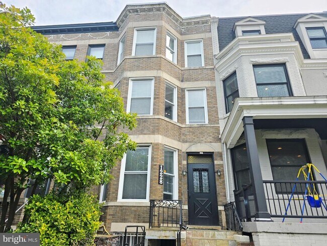 1228 Fairmont St NW in Washington, DC - Building Photo - Building Photo