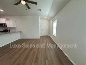 11505 Mackenzie Wy in Yukon, OK - Building Photo - Building Photo
