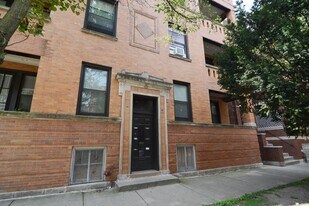 2637 W Iowa St, Unit 3 in Chicago, IL - Building Photo