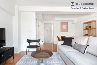 360 W 34th St. in New York, NY - Foto de edificio - Building Photo