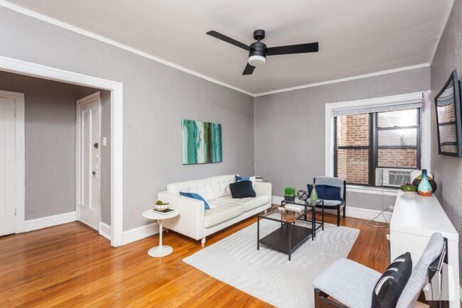 629 W Cornelia Ave in Chicago, IL - Building Photo - Building Photo