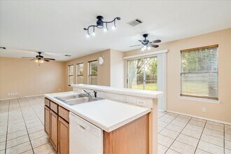 1924 Summer Rain Dr in Cedar Park, TX - Building Photo - Building Photo