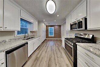 1102 Canterbury Ln in Woodstock, GA - Building Photo - Building Photo