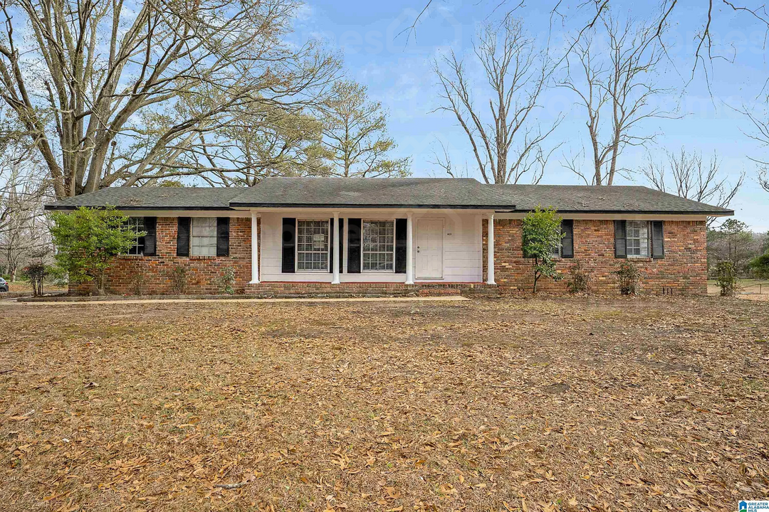 4012 Hazelwood Rd in Adamsville, AL - Building Photo