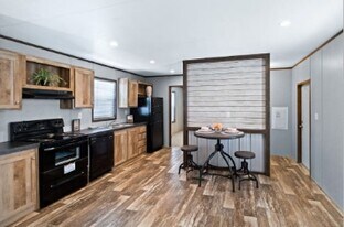 202 Park Dr in Bridge City, TX - Building Photo