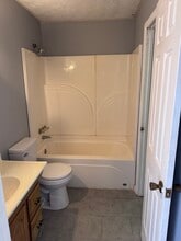 107 Richmond Hill Est, Unit A in Van Lear, KY - Building Photo - Building Photo