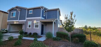 162 Sweetwater Ln in Templeton, CA - Building Photo