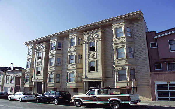 3301-3311 Cesar Chavez St in San Francisco, CA - Building Photo