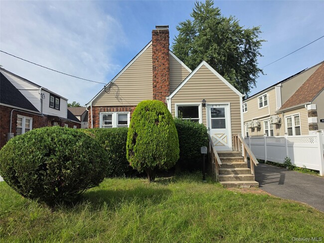 property at 987 Wallace Ave