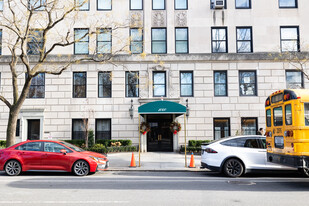 1040-1044 Fifth Ave in New York, NY - Foto de edificio - Building Photo