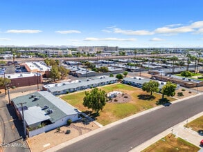 10612 W Oakmont Dr in Sun City, AZ - Building Photo - Building Photo