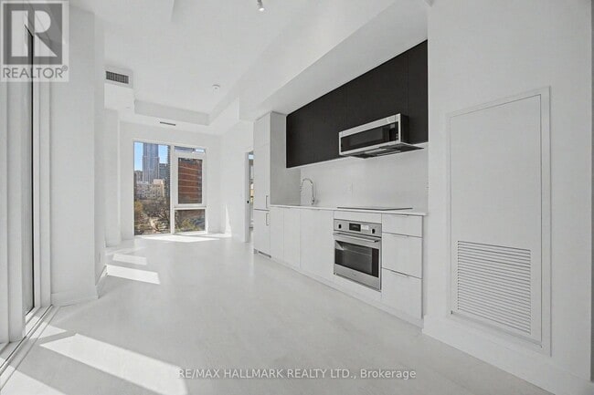 308 Jarvis St in Toronto, ON - Building Photo - Building Photo
