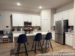 4422 Tiger Run in San Antonio, TX - Building Photo - Building Photo