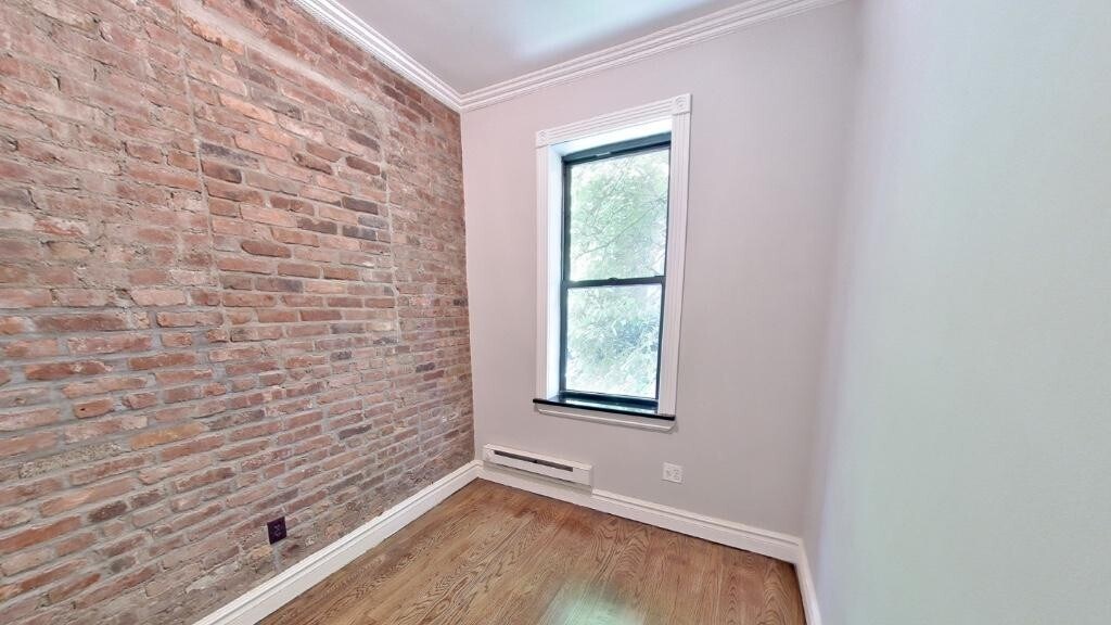 230 E 32nd St, Unit 1A in New York, NY - Building Photo