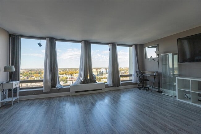 5445 N Sheridan Rd, Unit 1905 in Chicago, IL - Building Photo - Building Photo