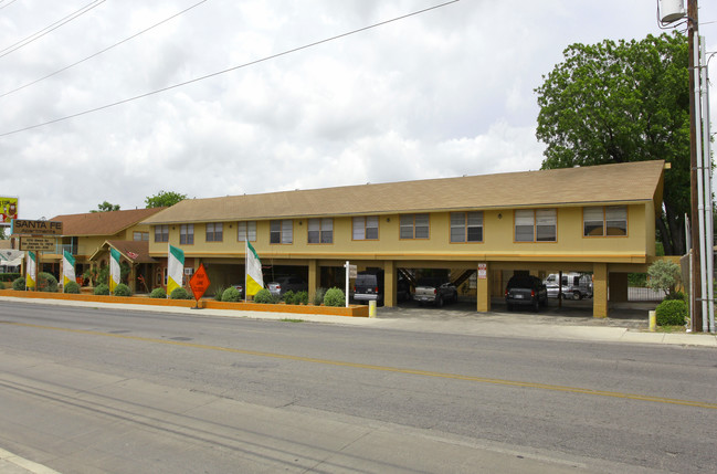 Santa Fe Apartments in San Antonio, TX - Building Photo - Building Photo