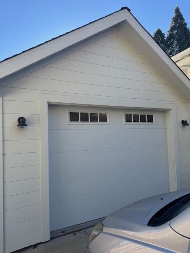 337 S Pine St in Nevada City, CA - Building Photo - Building Photo