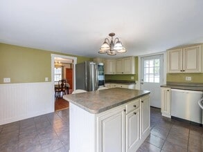 59 Middle Rd in Exeter, NH - Building Photo - Building Photo