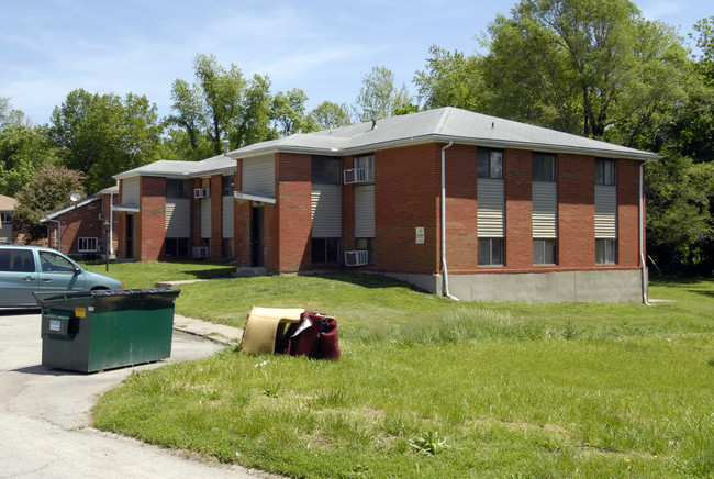 4518 NW Brencrest in Riverside, MO - Building Photo - Building Photo