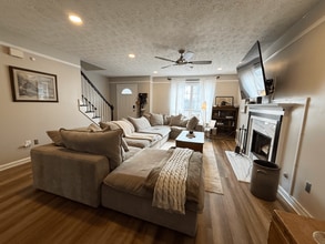 2317 Kissing Tree Ln SE in Smyrna, GA - Building Photo - Building Photo