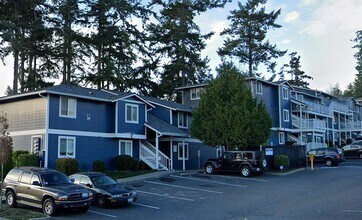 890 SW Kimball Dr in Oak Harbor, WA - Building Photo - Building Photo