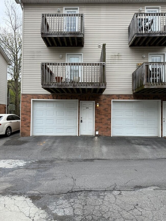 property at 2305 S Greenwood Dr