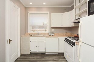 5516 N Kenmore Ave, Unit 104 in Chicago, IL - Building Photo