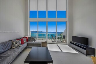 2000 Bay Dr in Miami Beach, FL - Foto de edificio - Building Photo