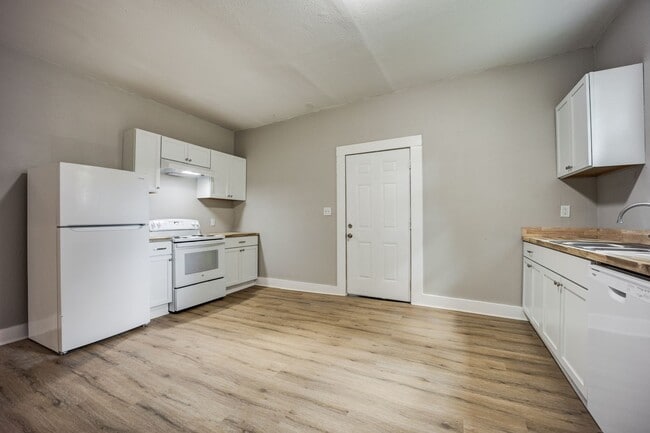 property at 401 N 18th St