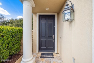 6103 Deerhill Rd in Oak Park, CA - Building Photo - Building Photo